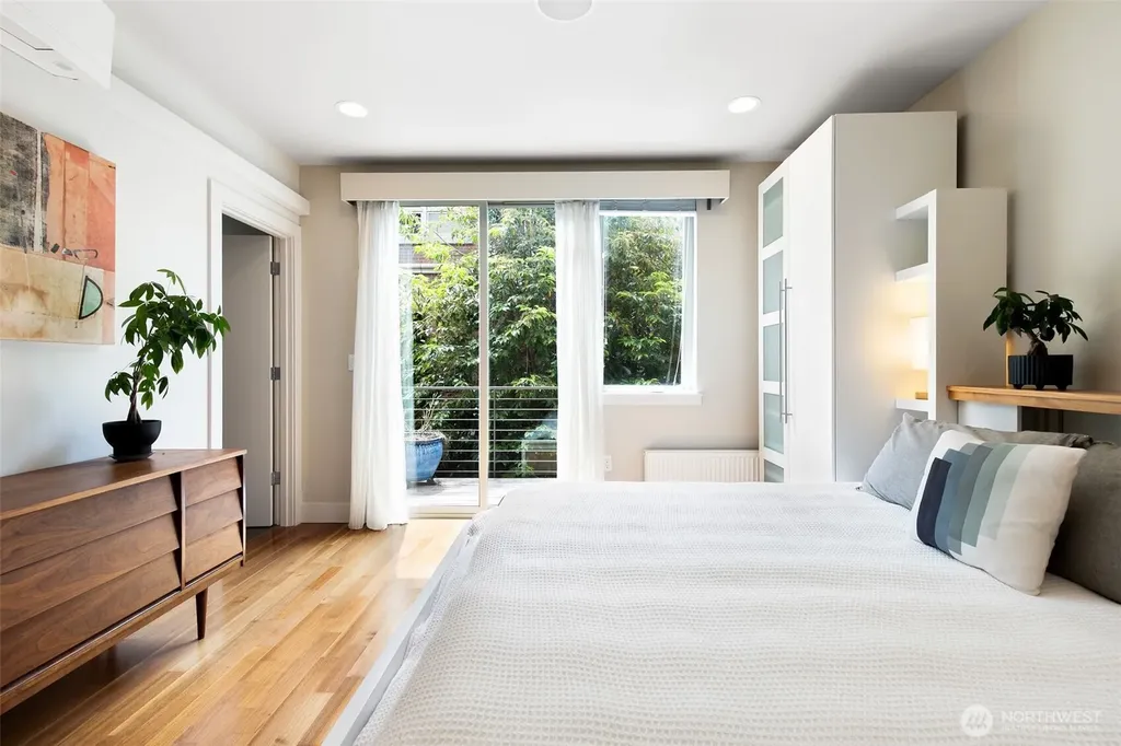 728 Boylston Avenue E Seattle WA 98102