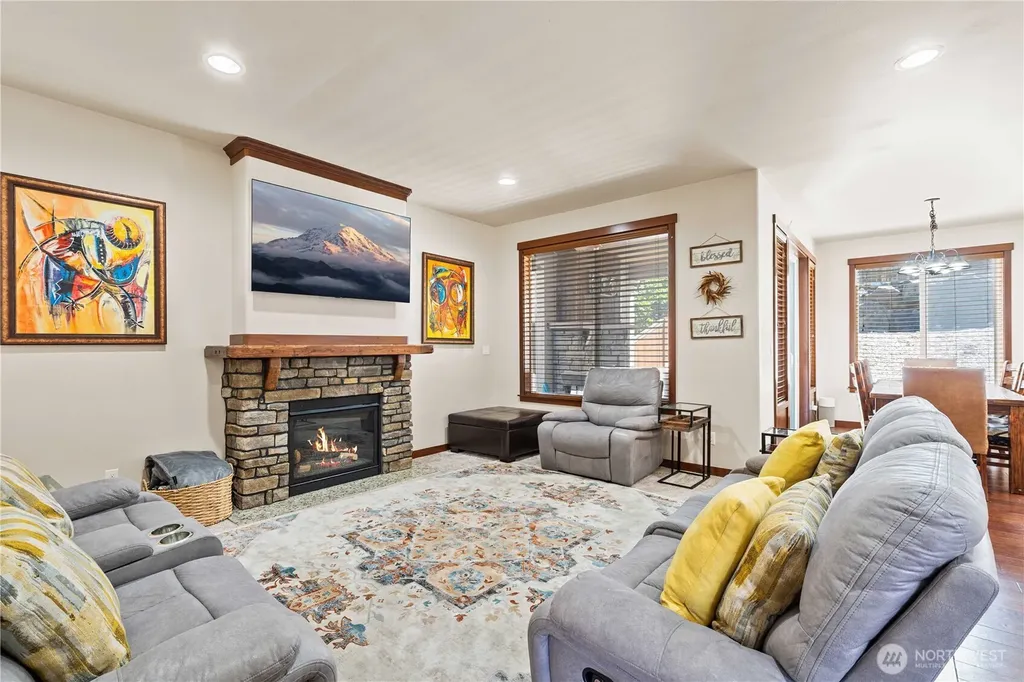 23890 SE 286th Place Maple Valley WA 98038