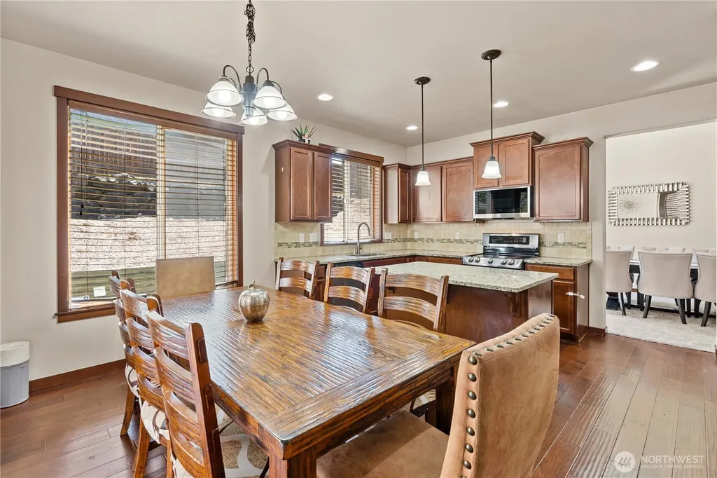 23890 SE 286th Place Maple Valley WA 98038