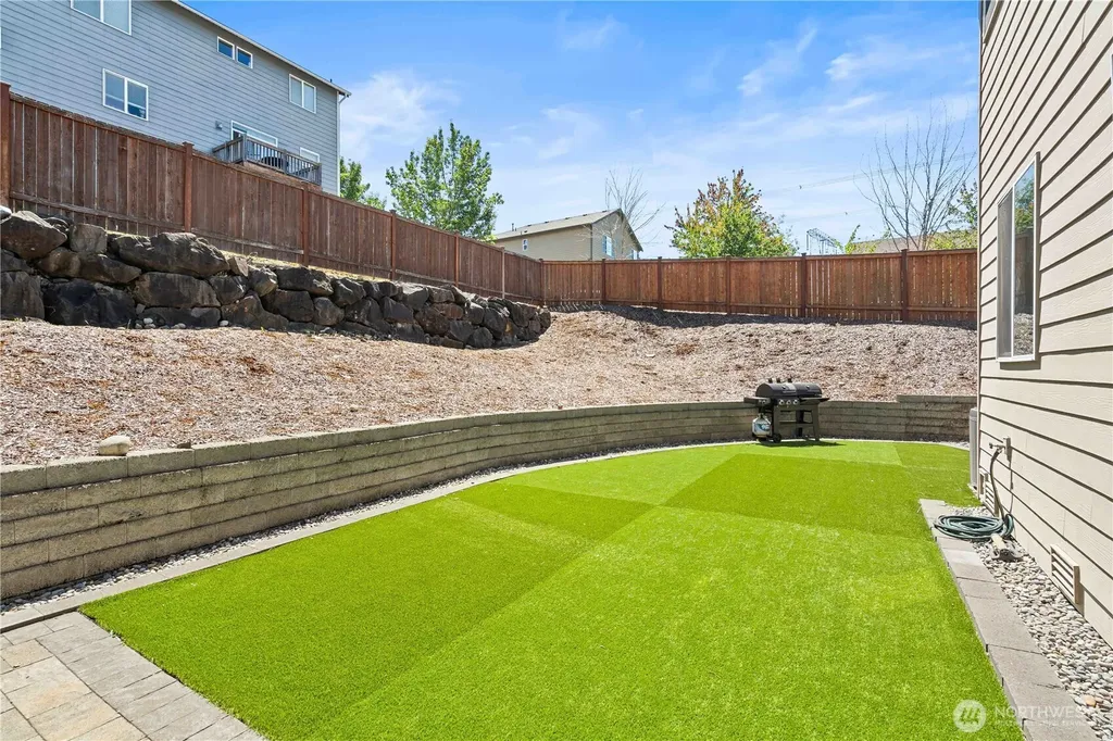 23890 SE 286th Place Maple Valley WA 98038