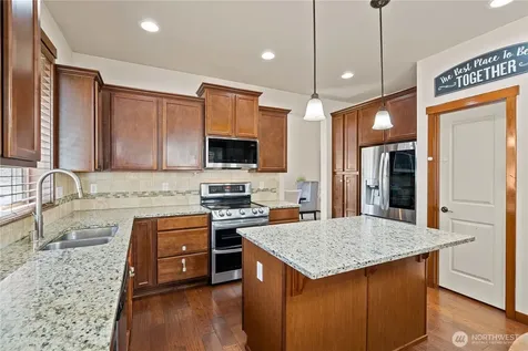 23890 SE 286th Place Maple Valley WA 98038