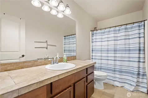23890 SE 286th Place Maple Valley WA 98038