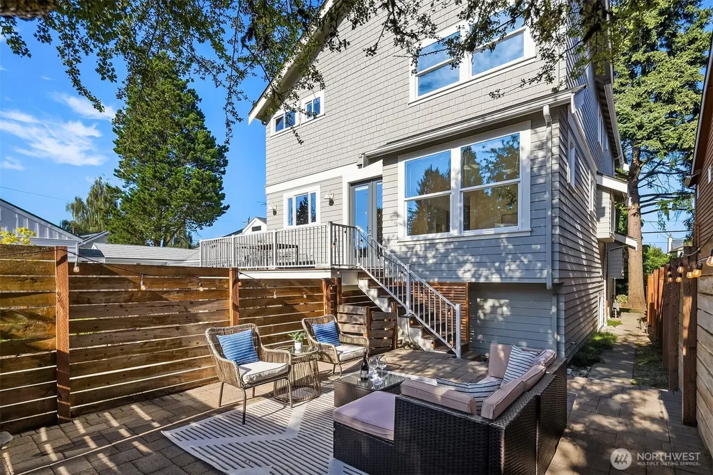 7051 34th Avenue NE Seattle WA 98115