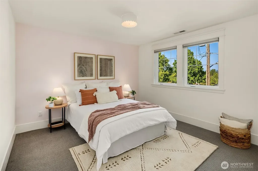 7051 34th Avenue NE Seattle WA 98115