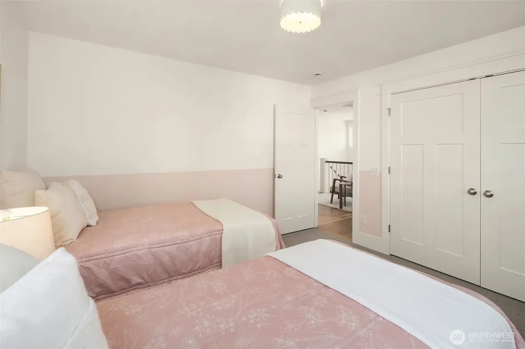 7051 34th Avenue NE Seattle WA 98115