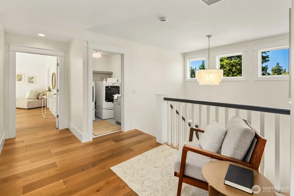 7051 34th Avenue NE Seattle WA 98115