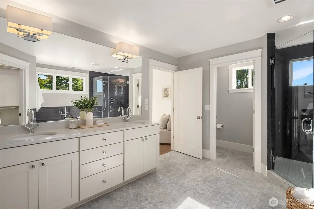 7051 34th Avenue NE Seattle WA 98115