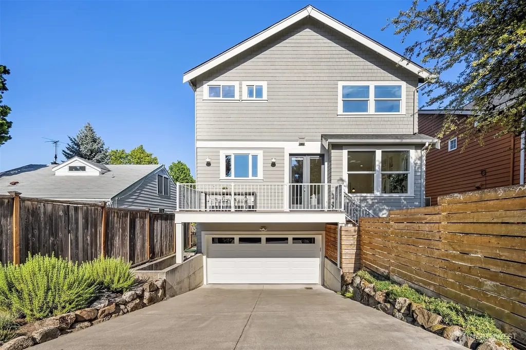 7051 34th Avenue NE Seattle WA 98115