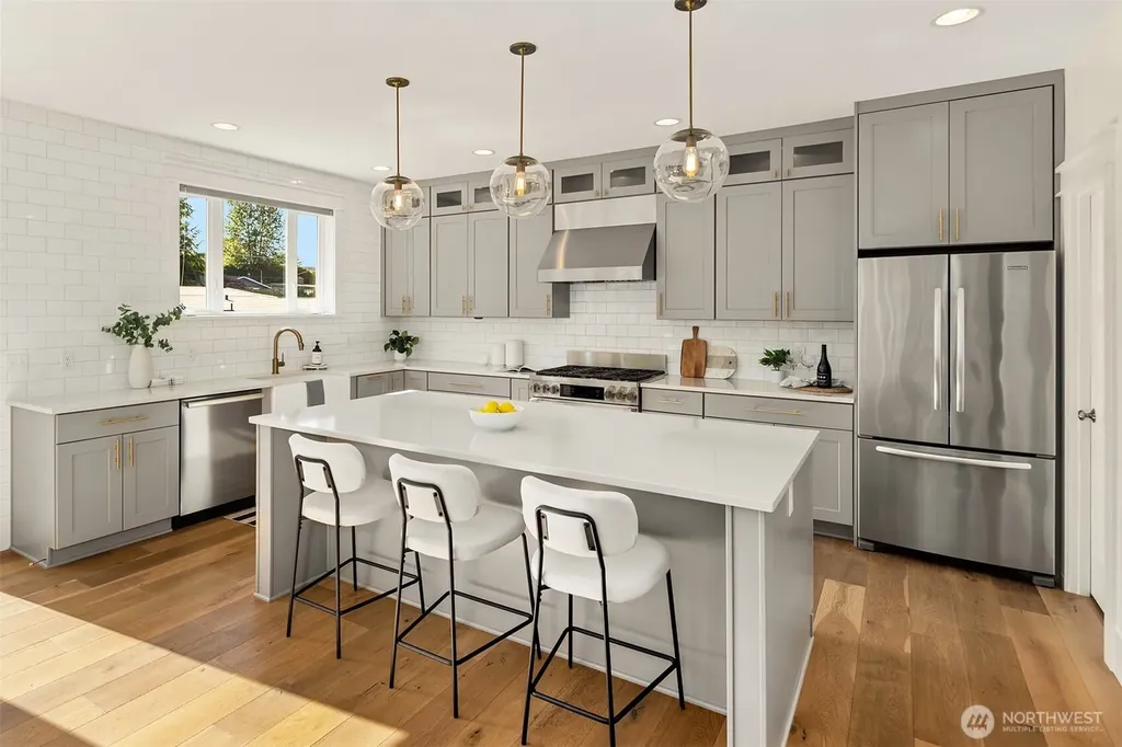 7051 34th Avenue NE Seattle WA 98115