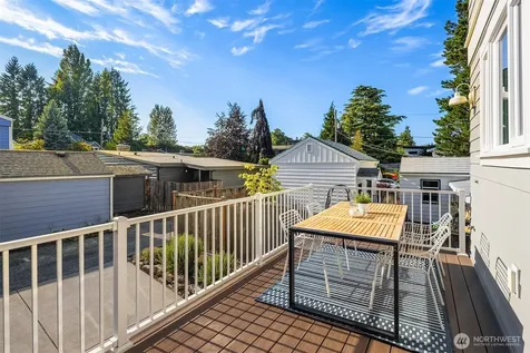 7051 34th Avenue NE Seattle WA 98115