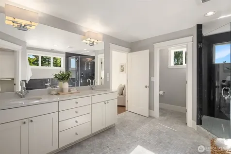 7051 34th Avenue NE Seattle WA 98115