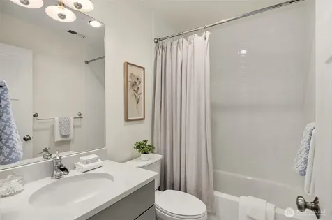 7051 34th Avenue NE Seattle WA 98115