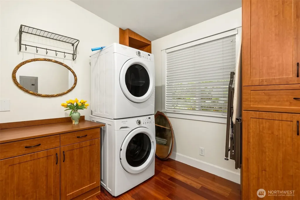 5854 Packard Lane NE Bainbridge Island WA 98110