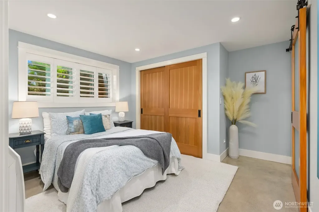 5854 Packard Lane NE Bainbridge Island WA 98110