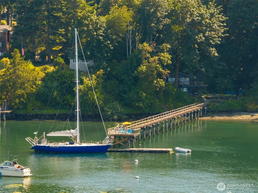 5854 Packard Lane NE Bainbridge Island WA 98110