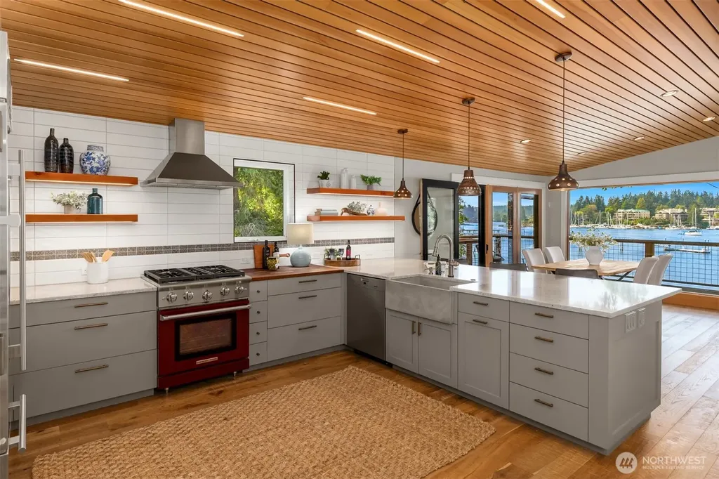 5854 Packard Lane NE Bainbridge Island WA 98110
