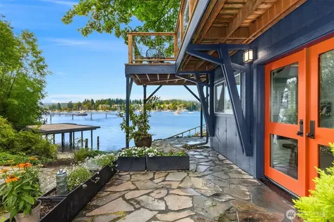 5854 Packard Lane NE Bainbridge Island WA 98110