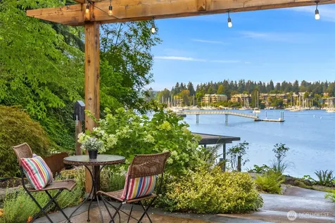 5854 Packard Lane NE Bainbridge Island WA 98110