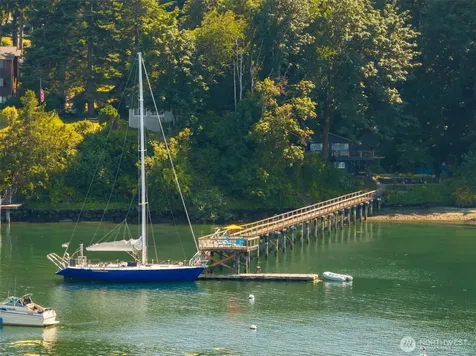 5854 Packard Lane NE Bainbridge Island WA 98110