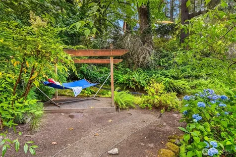 5854 Packard Lane NE Bainbridge Island WA 98110