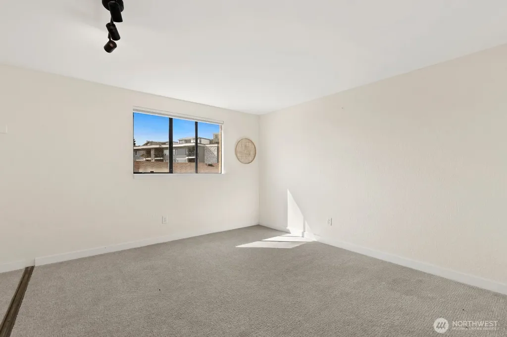 3710 25th Place W Seattle WA 98199