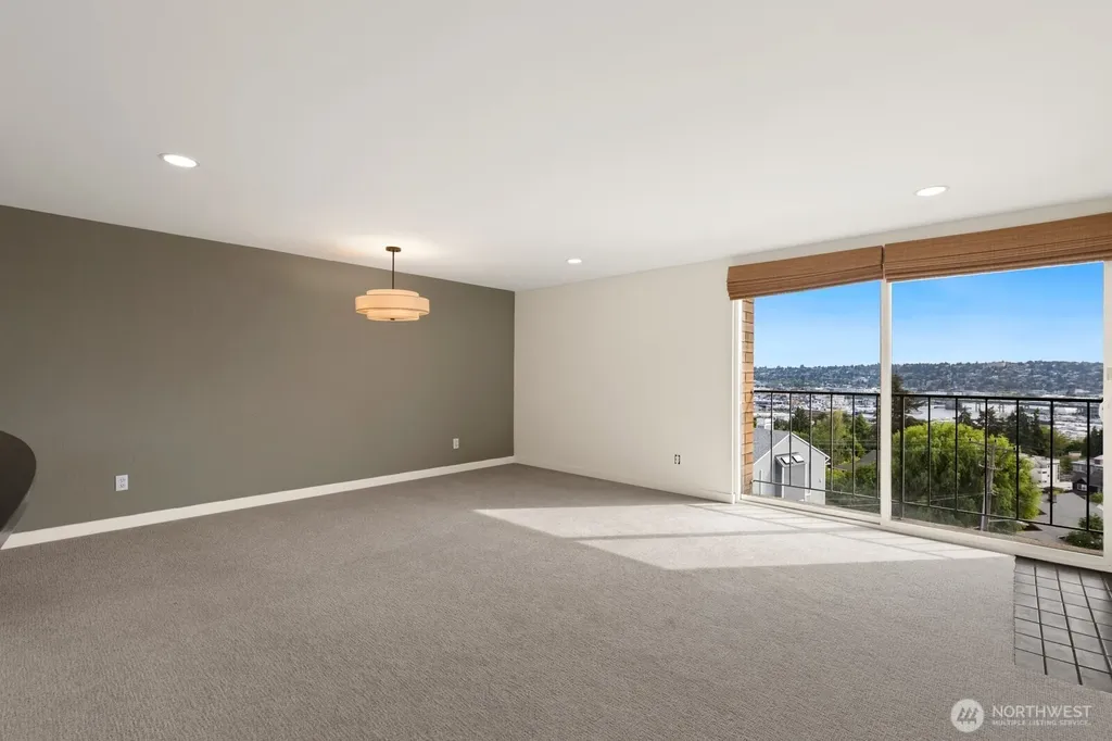 3710 25th Place W Seattle WA 98199