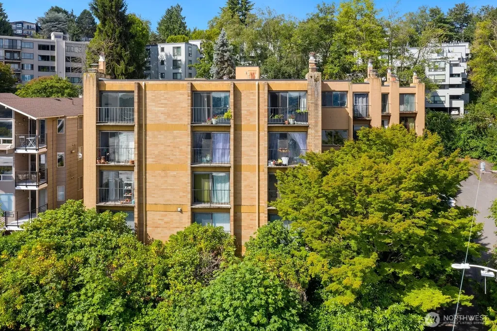 3710 25th Place W Seattle WA 98199