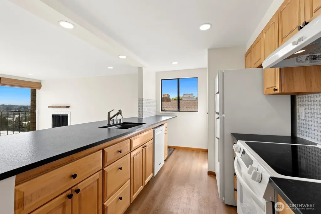 3710 25th Place W Seattle WA 98199