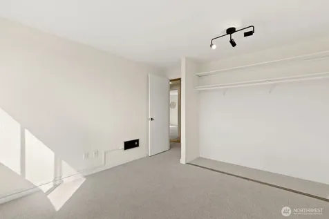 3710 25th Place W Seattle WA 98199