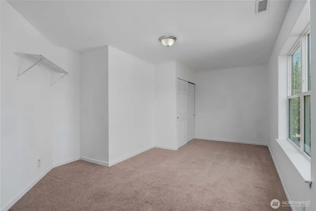 19514 104th Avenue E Graham WA 98338