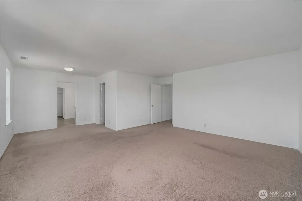 19514 104th Avenue E Graham WA 98338