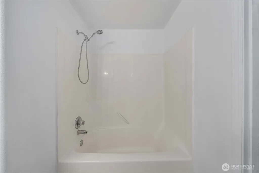 19514 104th Avenue E Graham WA 98338