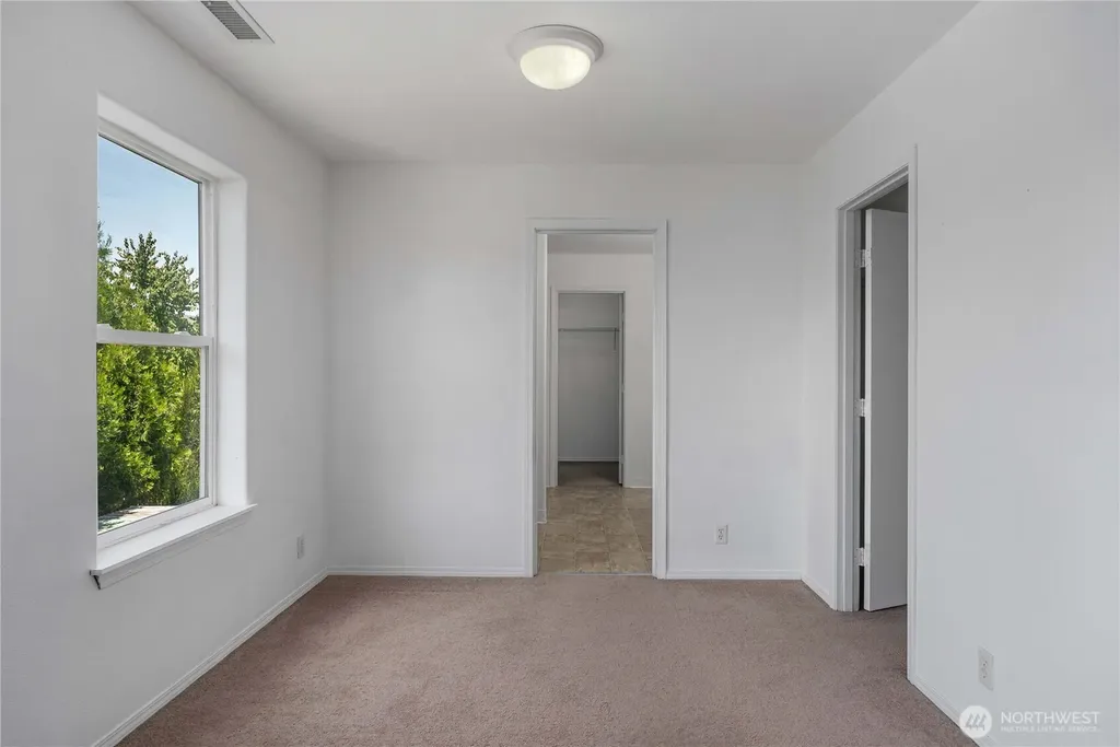 19514 104th Avenue E Graham WA 98338