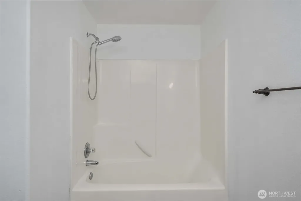 19514 104th Avenue E Graham WA 98338