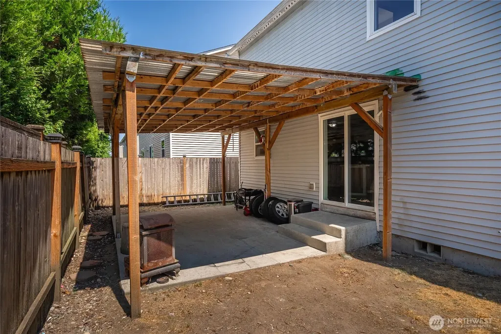 19514 104th Avenue E Graham WA 98338