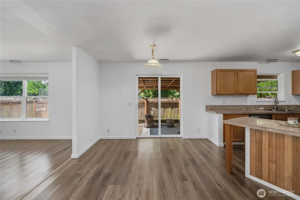 19514 104th Avenue E Graham WA 98338