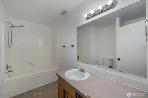 19514 104th Avenue E Graham WA 98338