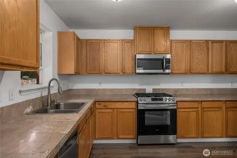 19514 104th Avenue E Graham WA 98338