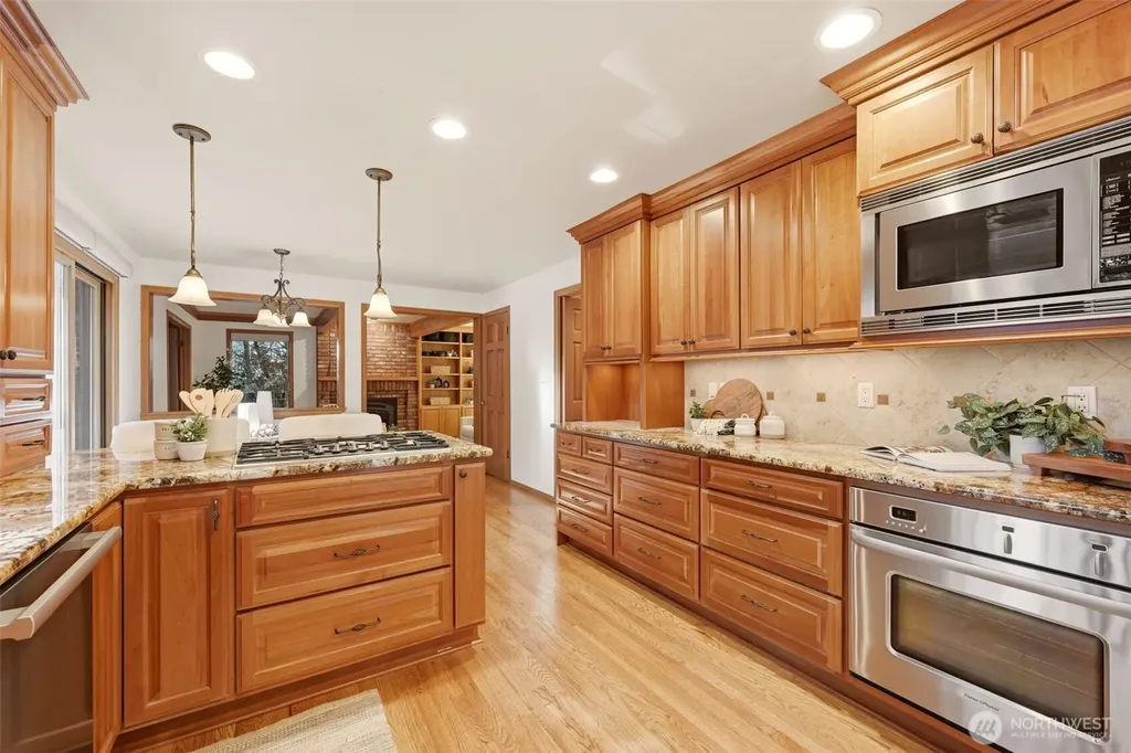 14326 17th Avenue NE Redmond WA 98052