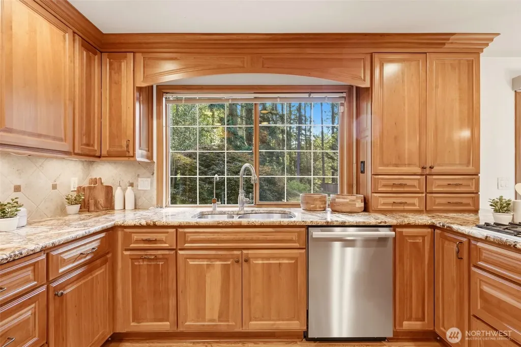 14326 17th Avenue NE Redmond WA 98052