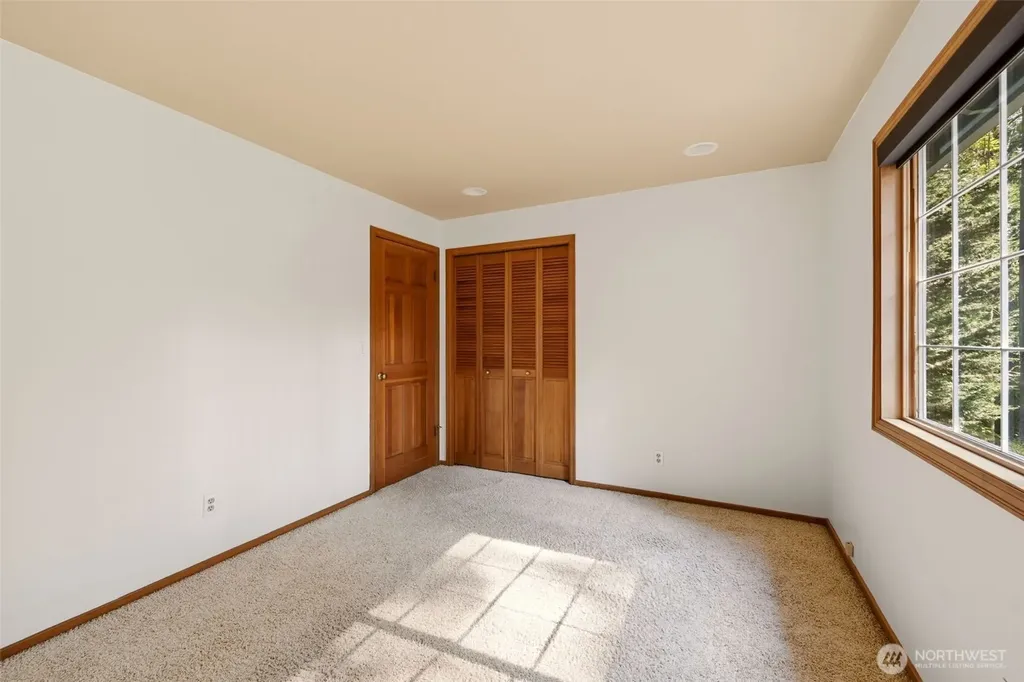 14326 17th Avenue NE Redmond WA 98052