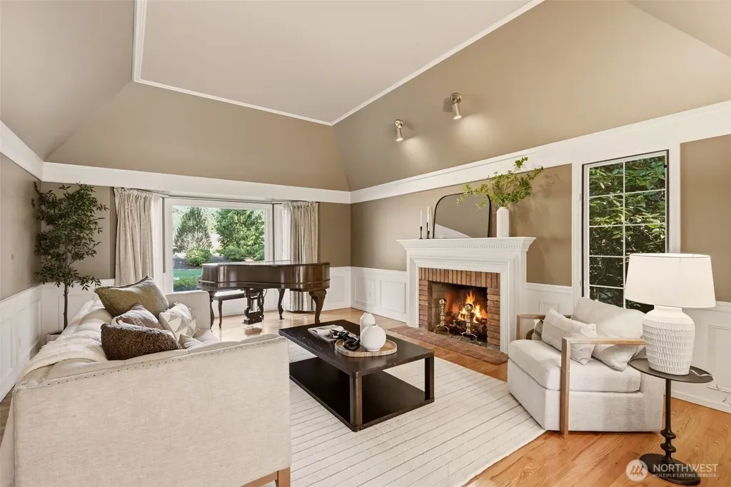 14326 17th Avenue NE Redmond WA 98052