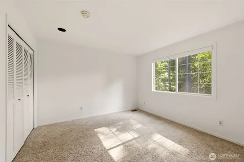 14326 17th Avenue NE Redmond WA 98052