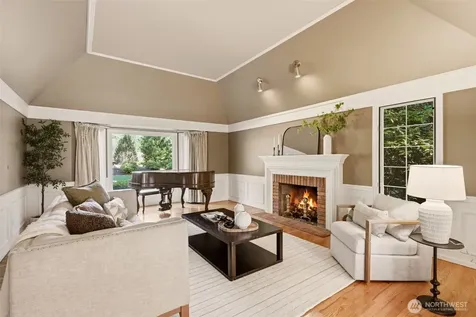 14326 17th Avenue NE Redmond WA 98052