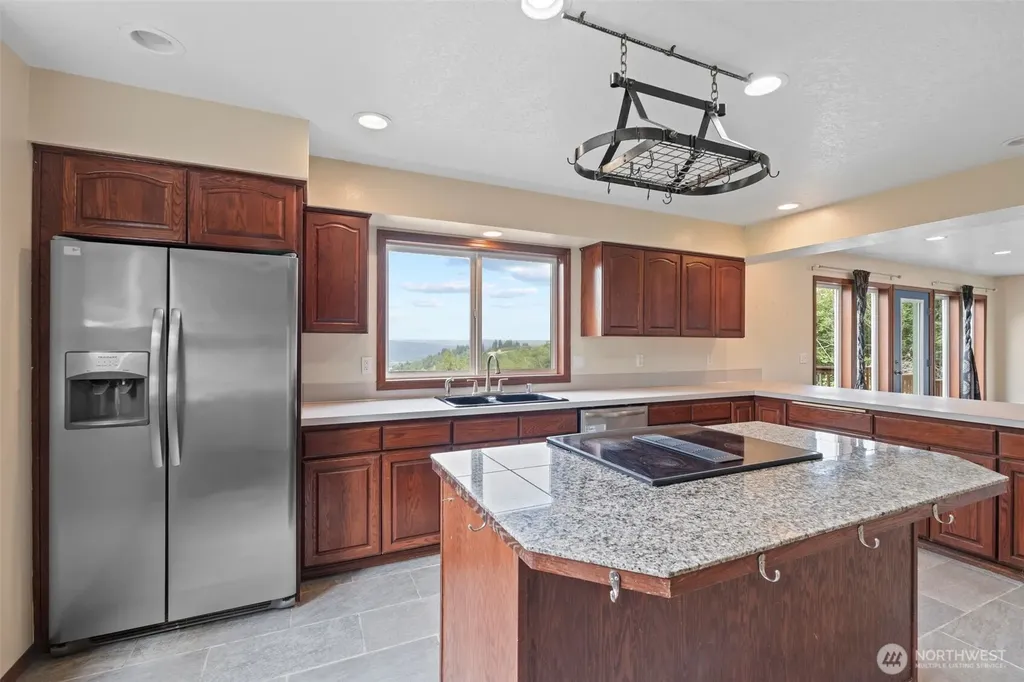 4955 Green Mountain Road Kalama WA 98625