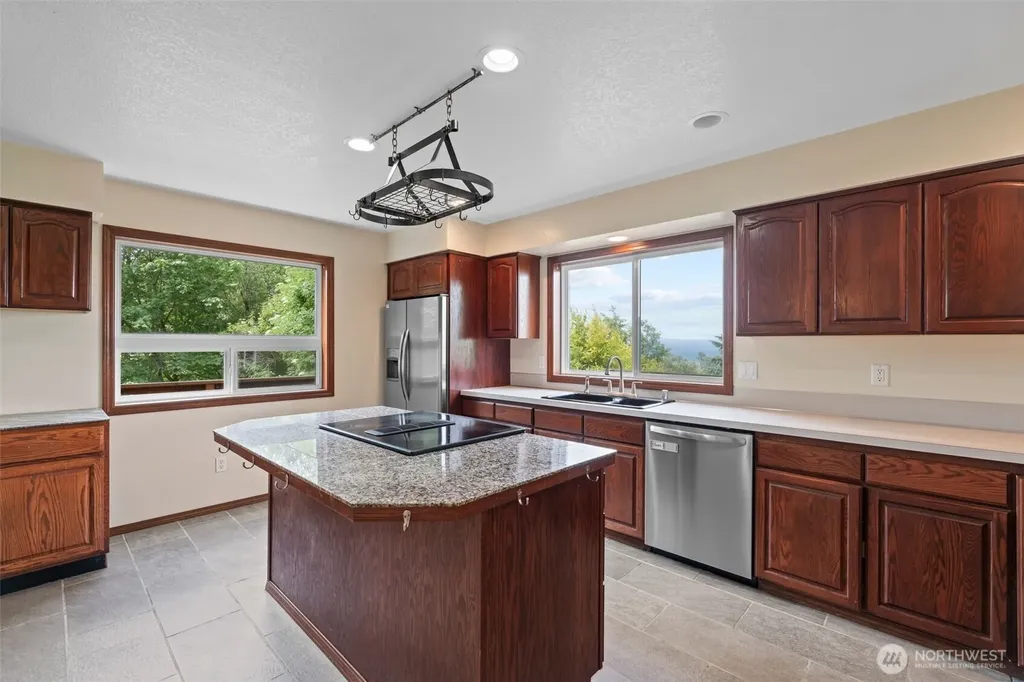 4955 Green Mountain Road Kalama WA 98625