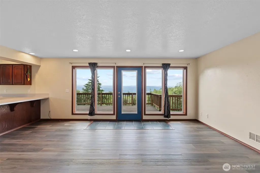 4955 Green Mountain Road Kalama WA 98625