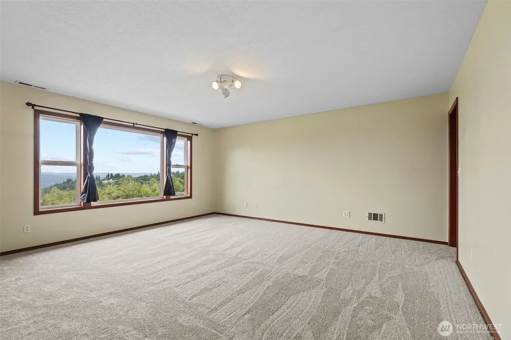 4955 Green Mountain Road Kalama WA 98625