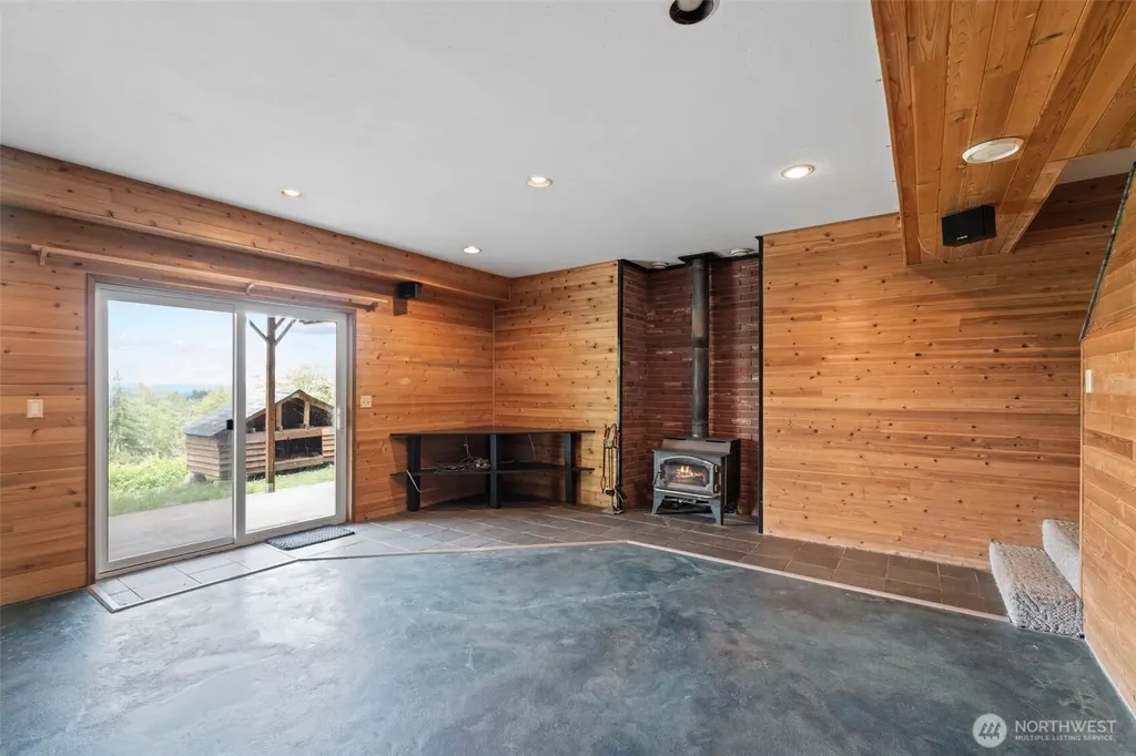 4955 Green Mountain Road Kalama WA 98625