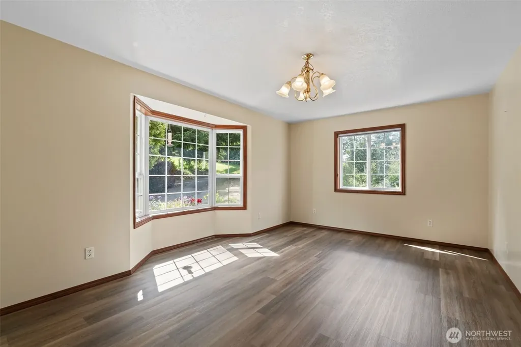 4955 Green Mountain Road Kalama WA 98625
